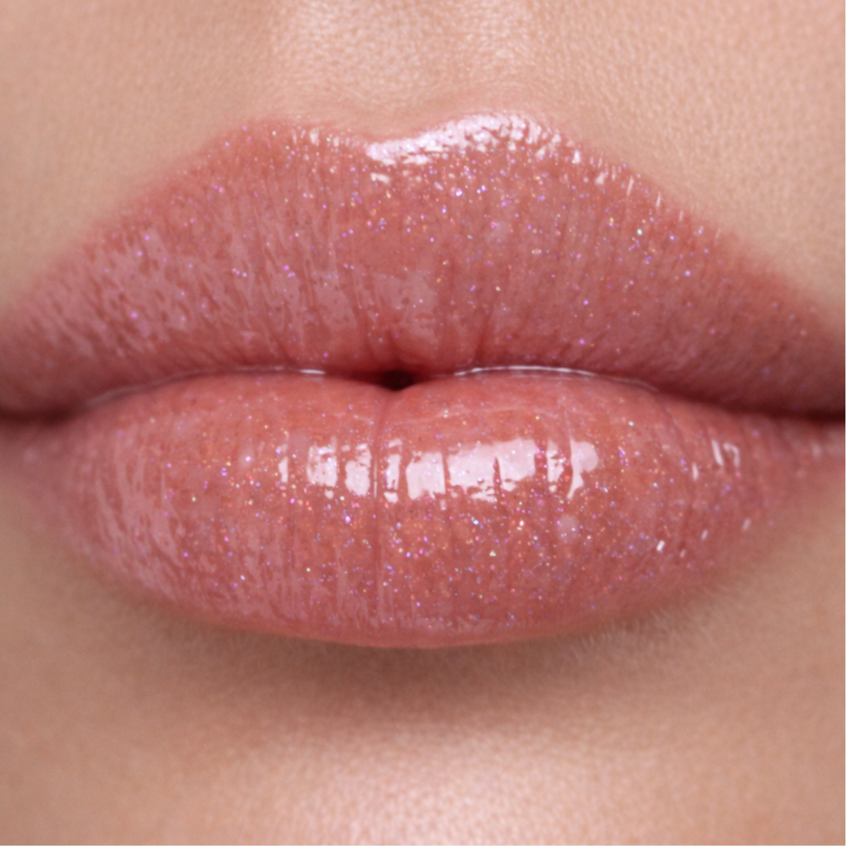 Nourishing lip gloss