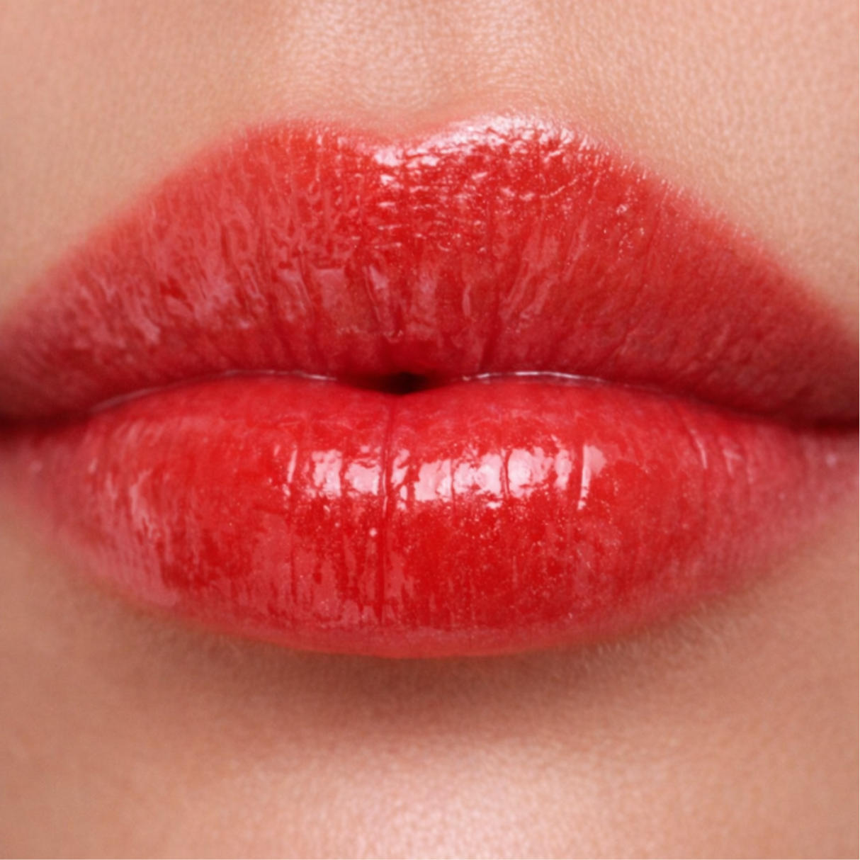 Nourishing lip gloss