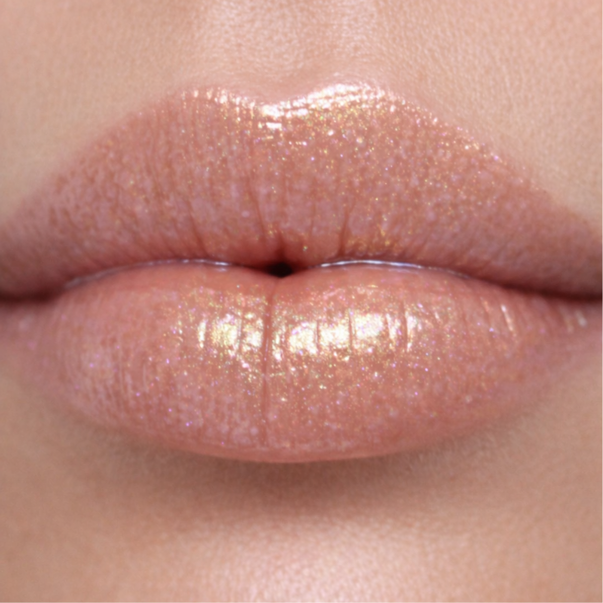 Nourishing lip gloss