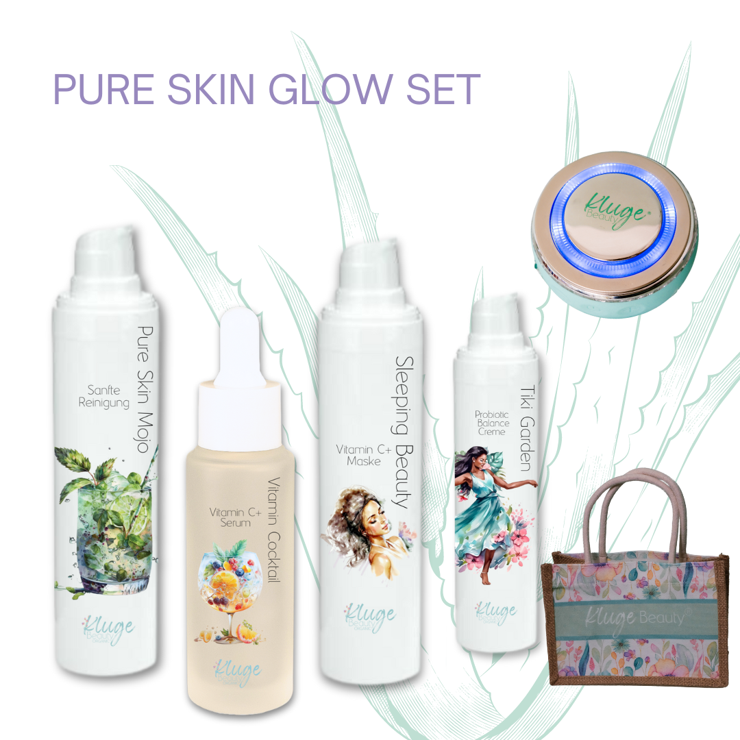 Das Pure Skin Glow Set, bestehend aus Reinigung, Vitamin C+ Serum, Maske, Probiotic Creme und einem Hautgerät, alles auf Aloe Vera-Hintergrund dargestellt.